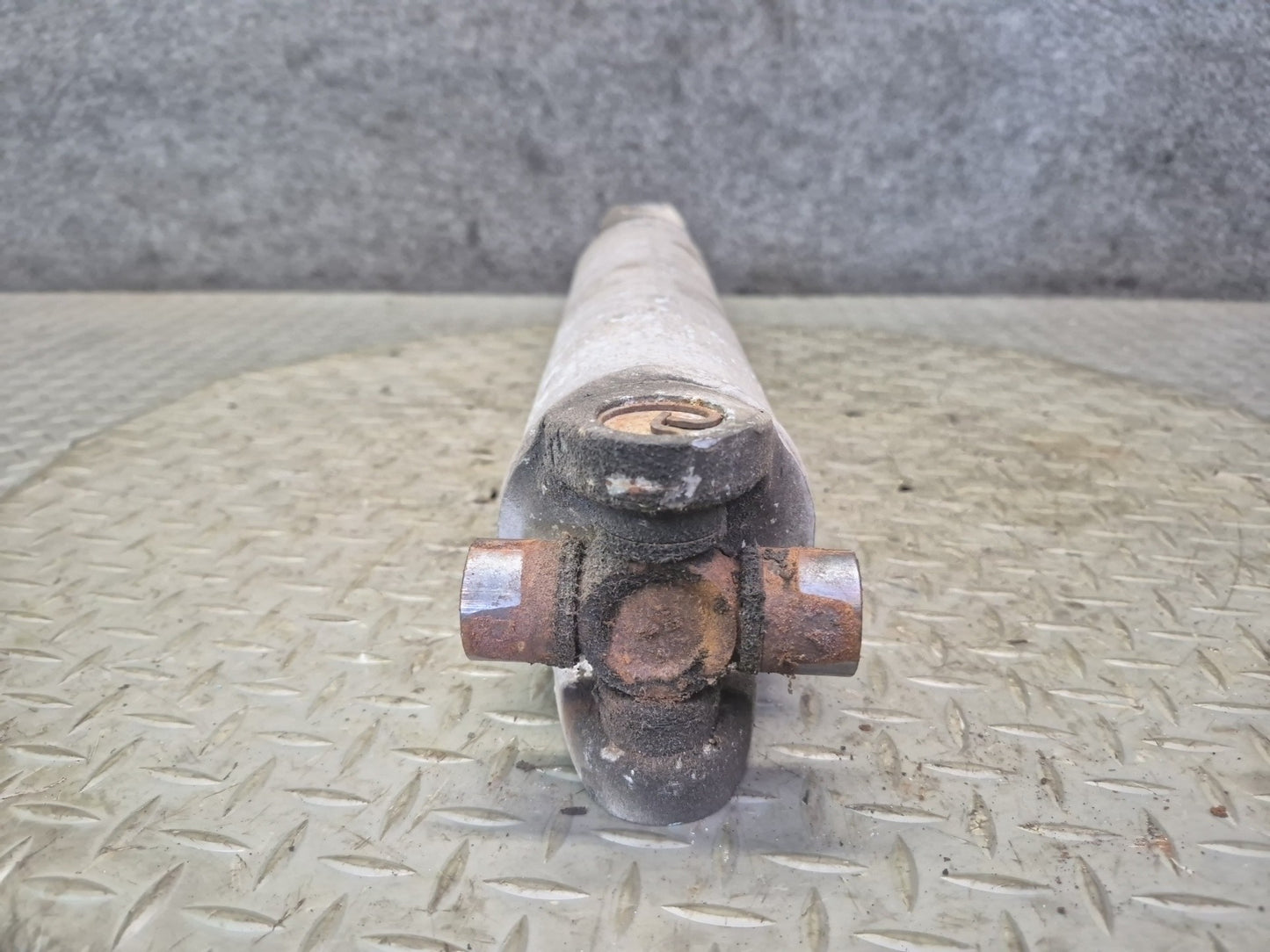 84-96 Chevrolet Corvette C4 A/T Rear Left or Right Half Axle Shaft 10223032 OEM