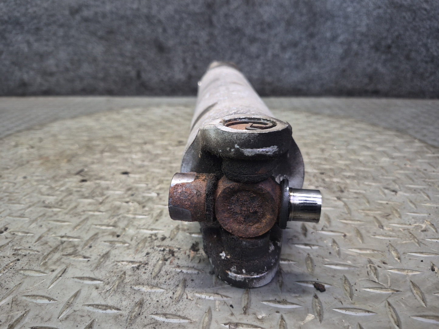 84-96 Chevrolet Corvette C4 A/T Rear Left or Right Half Axle Shaft 10223032 OEM