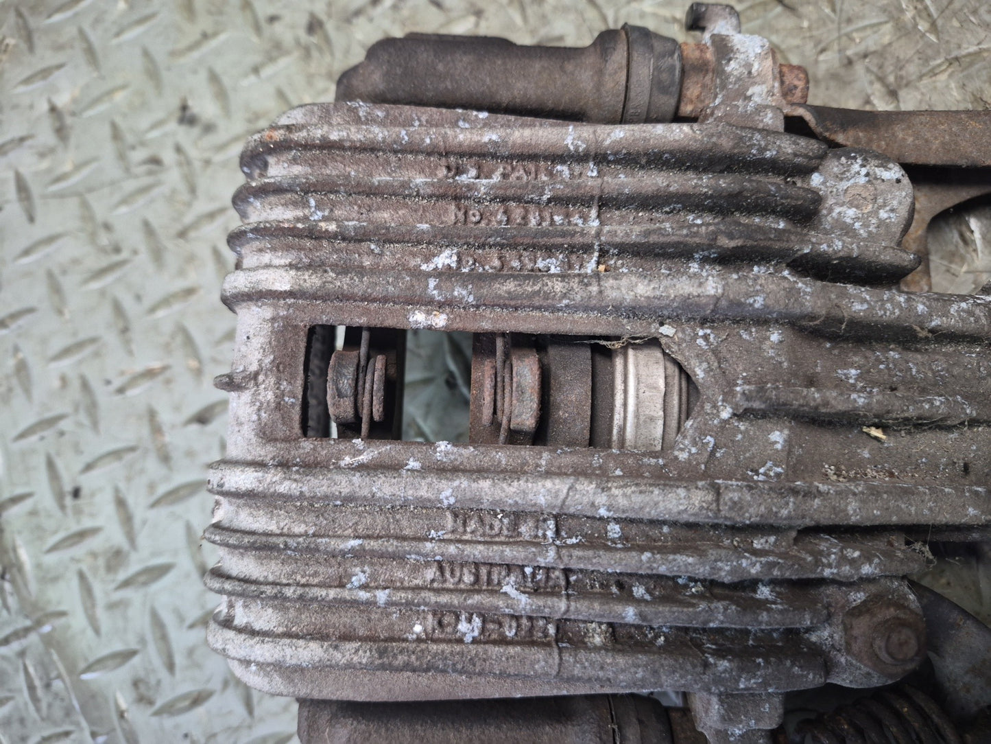 89-96 Chevrolet Corvette C4 Set of 2 Rear Left & Right Brake Caliper 87K OEM