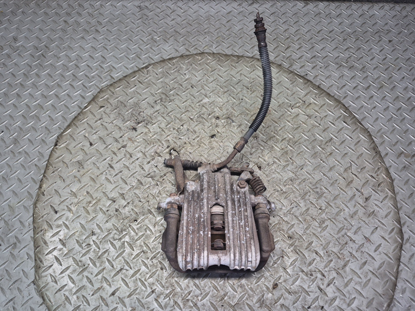89-96 Chevrolet Corvette C4 Set of 2 Rear Left & Right Brake Caliper 87K OEM