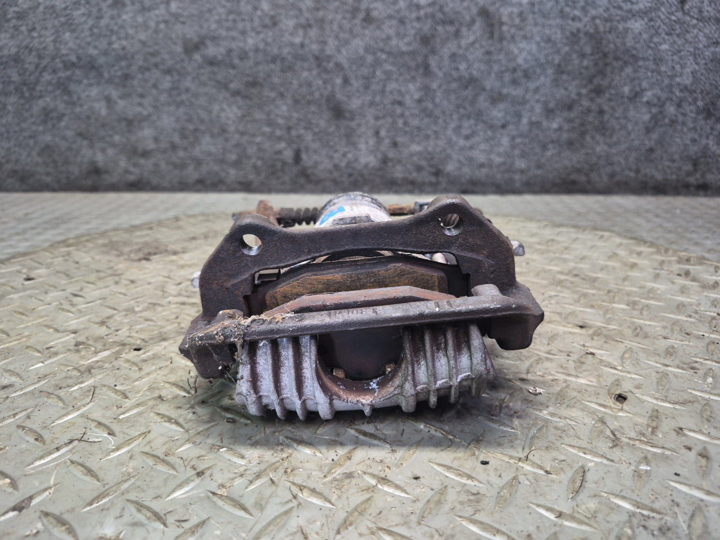 89-96 Chevrolet Corvette C4 Set of 2 Rear Left & Right Brake Caliper 87K OEM