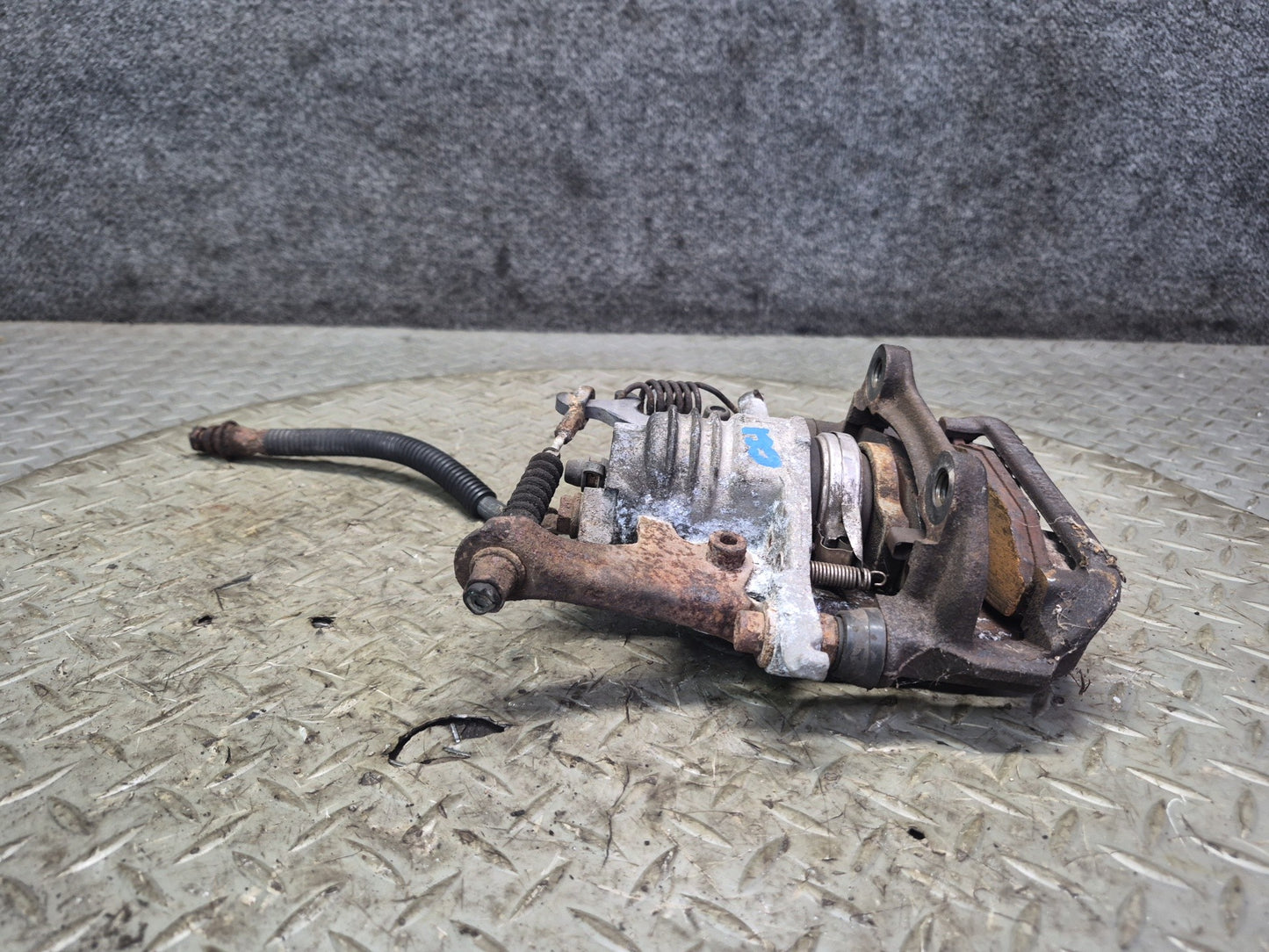 89-96 Chevrolet Corvette C4 Set of 2 Rear Left & Right Brake Caliper 87K OEM