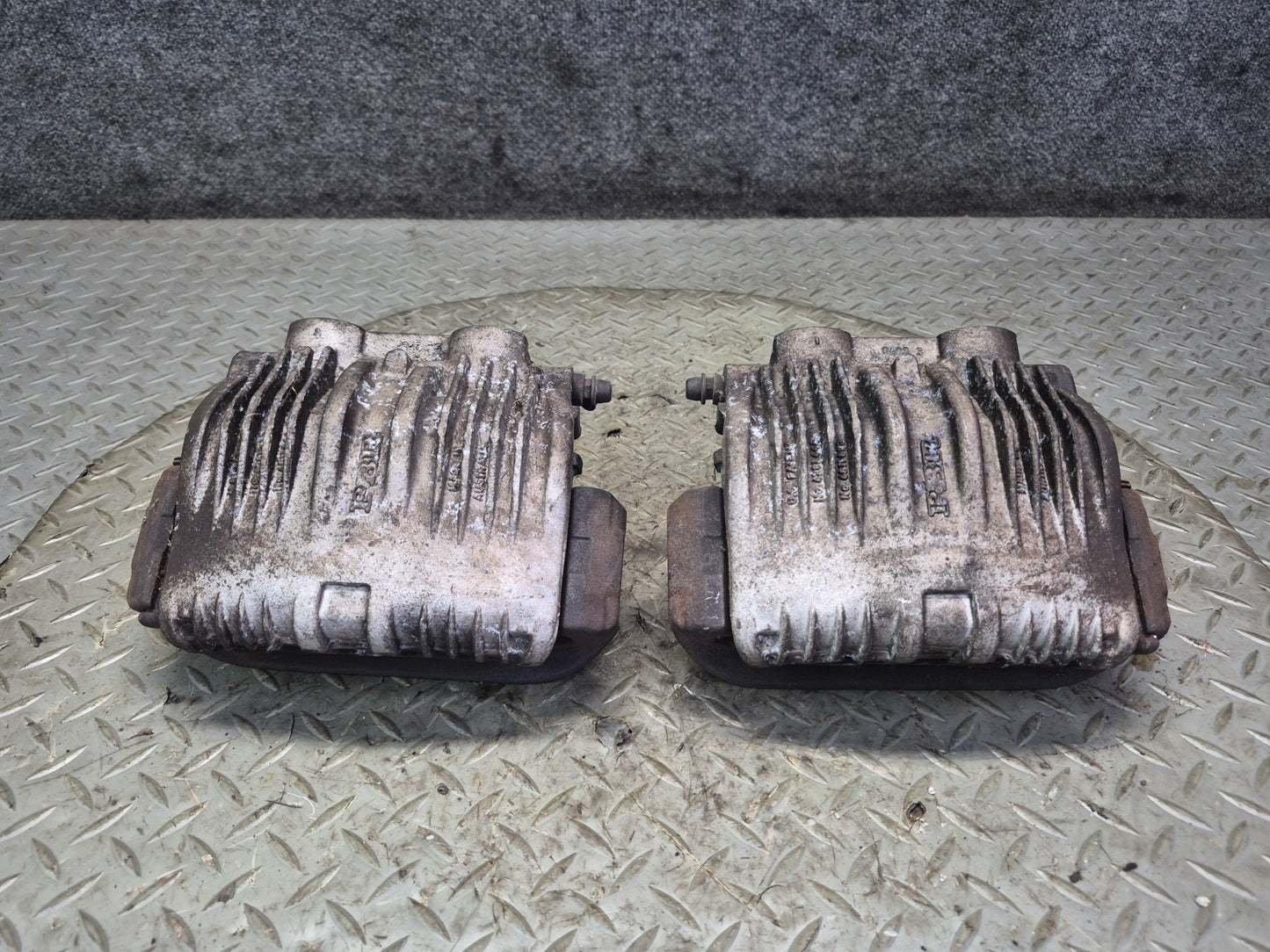 89-96 Chevrolet Corvette C4 Set of 2 Front Left & Right Brake Caliper 87K OEM