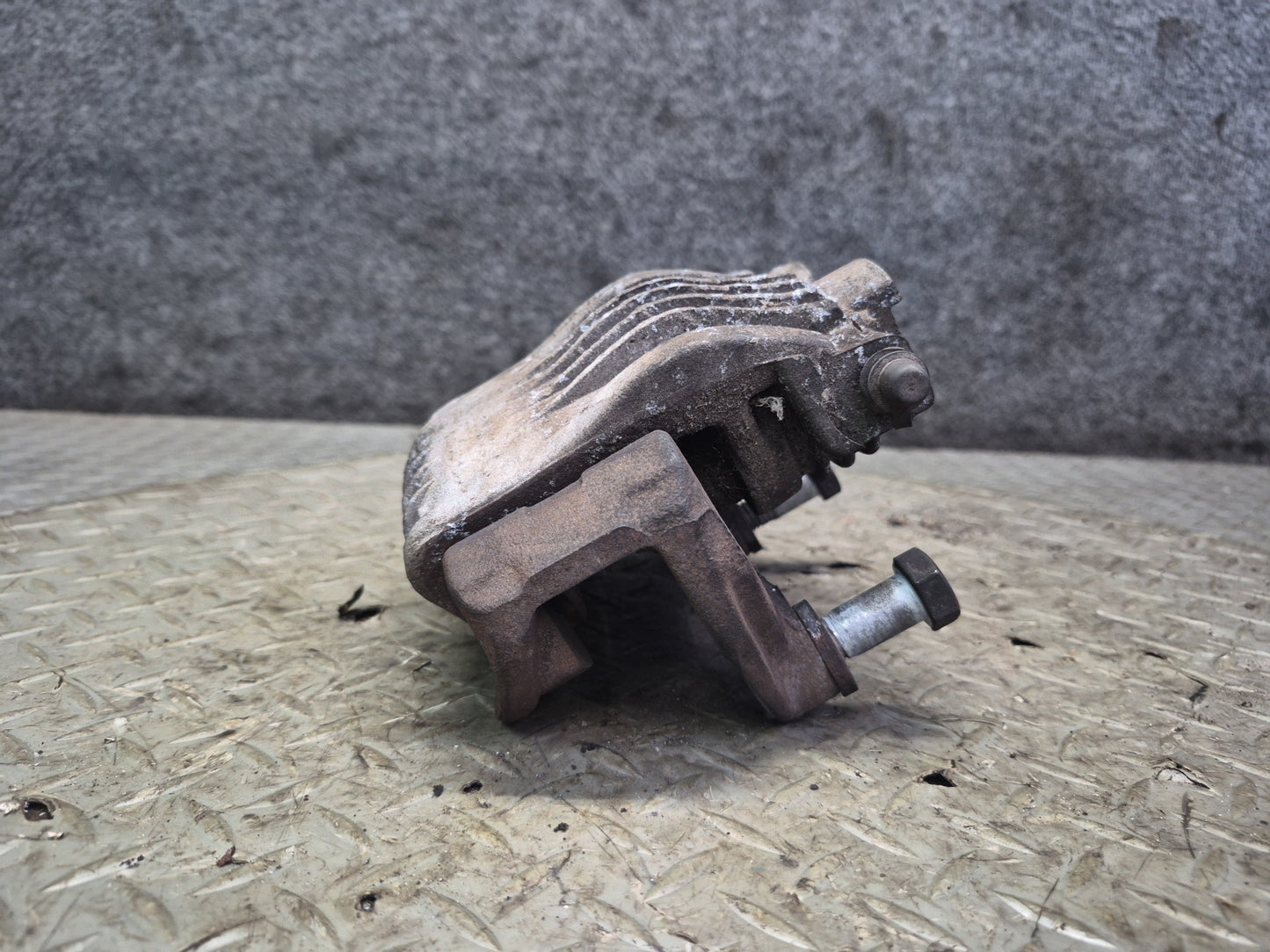 89-96 Chevrolet Corvette C4 Set of 2 Front Left & Right Brake Caliper 87K OEM