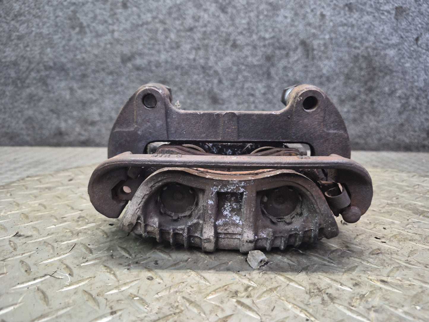 89-96 Chevrolet Corvette C4 Set of 2 Front Left & Right Brake Caliper 87K OEM