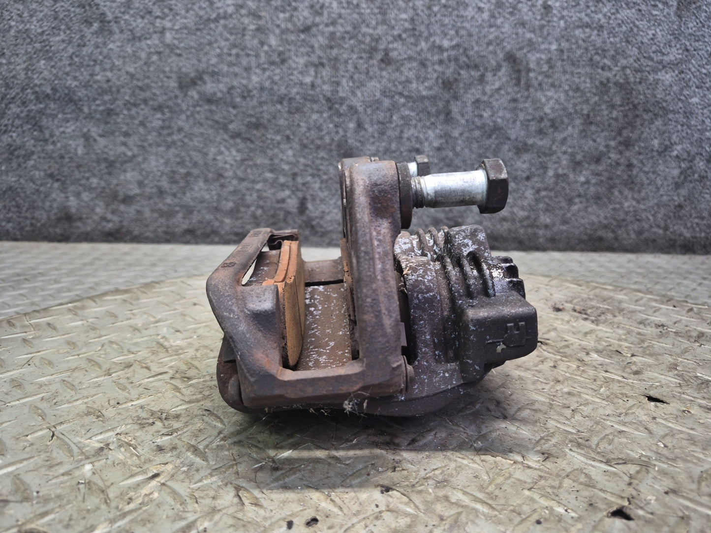89-96 Chevrolet Corvette C4 Set of 2 Front Left & Right Brake Caliper 87K OEM
