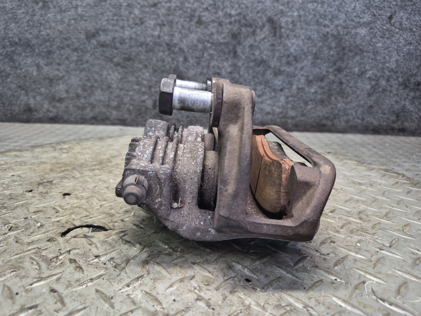 89-96 Chevrolet Corvette C4 Set of 2 Front Left & Right Brake Caliper 87K OEM