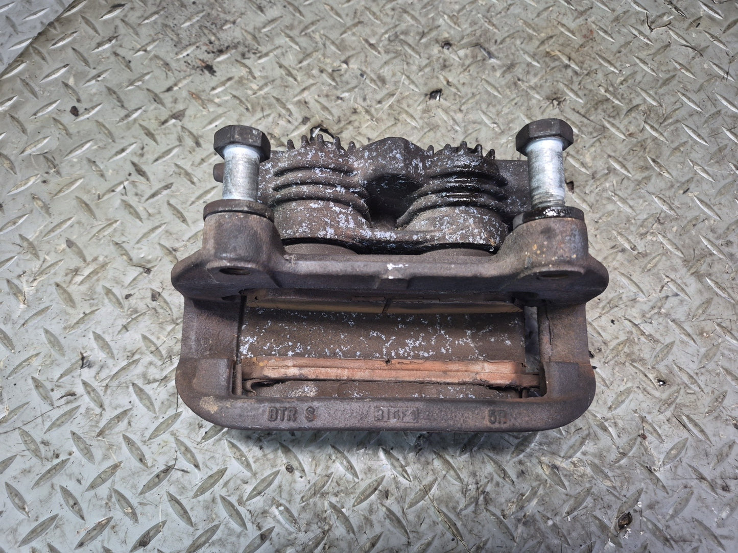 89-96 Chevrolet Corvette C4 Set of 2 Front Left & Right Brake Caliper 87K OEM