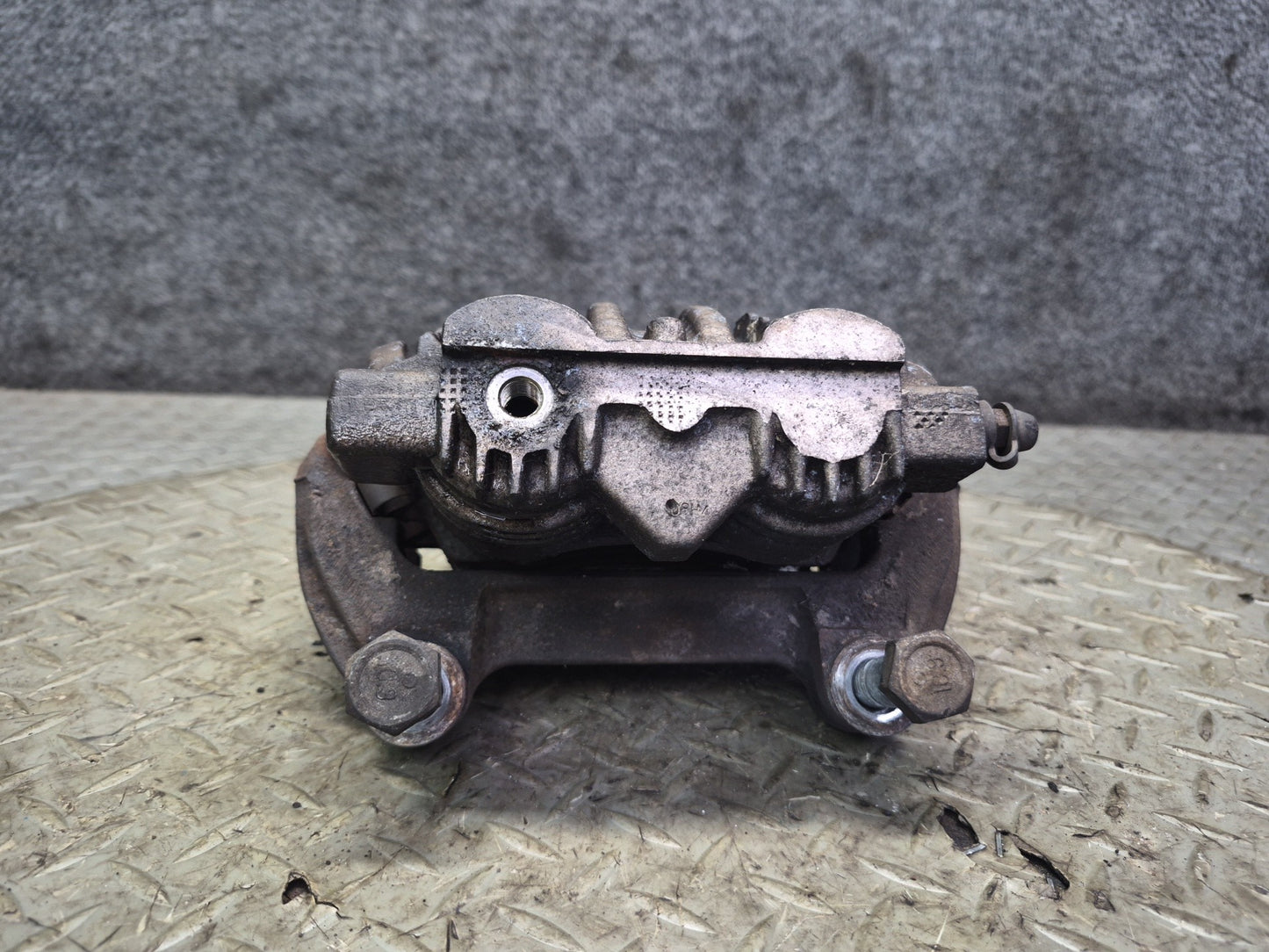 89-96 Chevrolet Corvette C4 Set of 2 Front Left & Right Brake Caliper 87K OEM