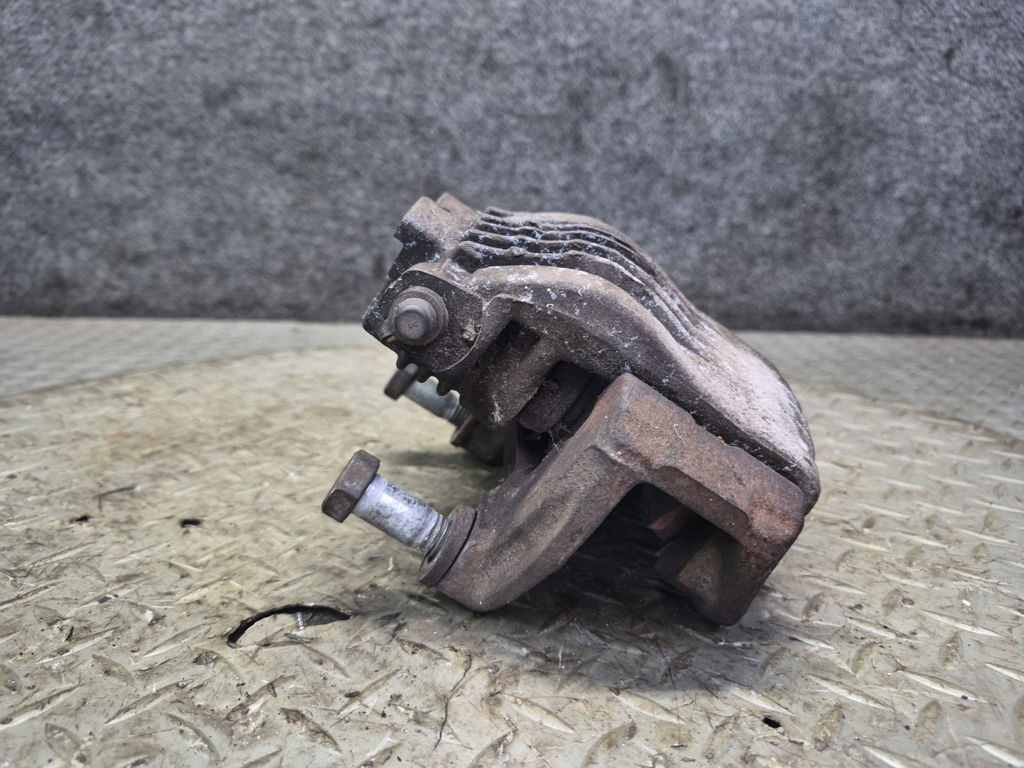 89-96 Chevrolet Corvette C4 Set of 2 Front Left & Right Brake Caliper 87K OEM