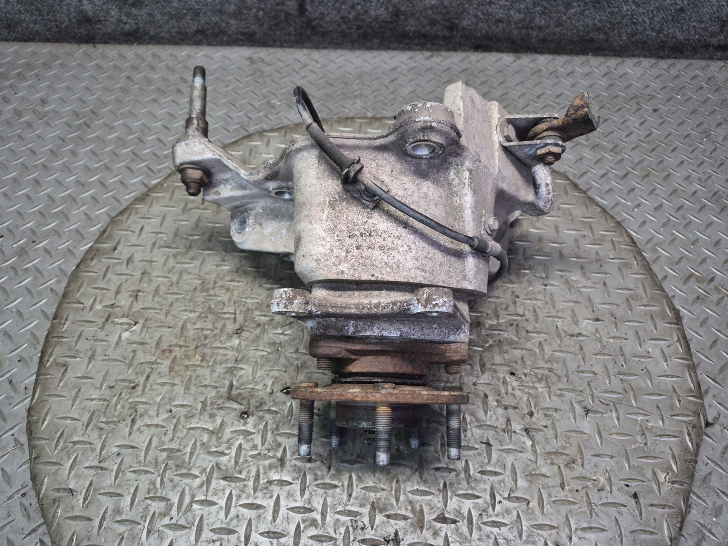 91-96 Chevrolet Corvette C4 Rear Left Spindle Knuckle Wheel Hub Bearing OEM