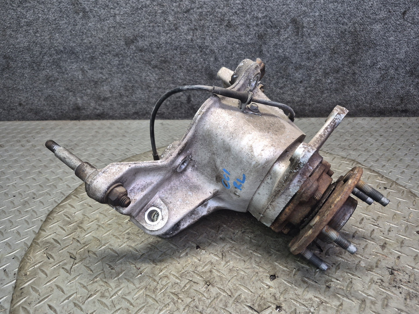91-96 Chevrolet Corvette C4 Rear Left Spindle Knuckle Wheel Hub Bearing OEM