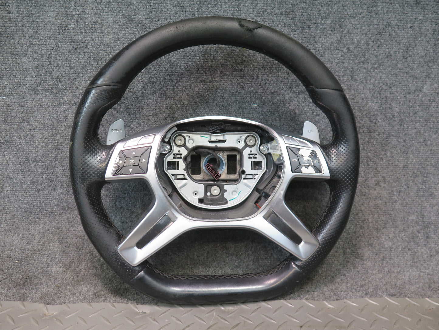 2012-2015 Mercedes X166 W166 ML63 AMG Leather Sport Steering w Paddles Damaged