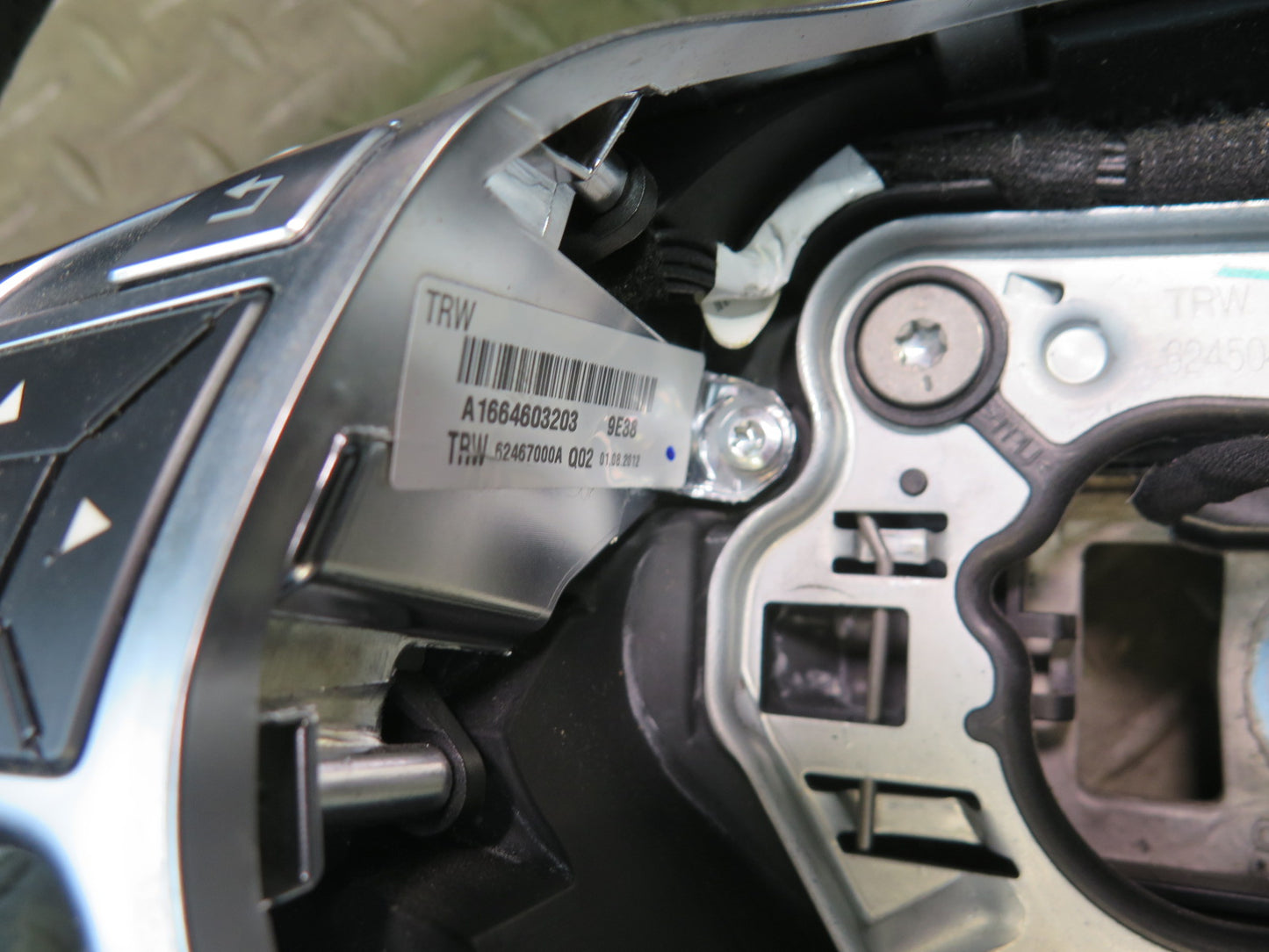 2012-2015 Mercedes X166 W166 ML63 AMG Leather Sport Steering w Paddles Damaged