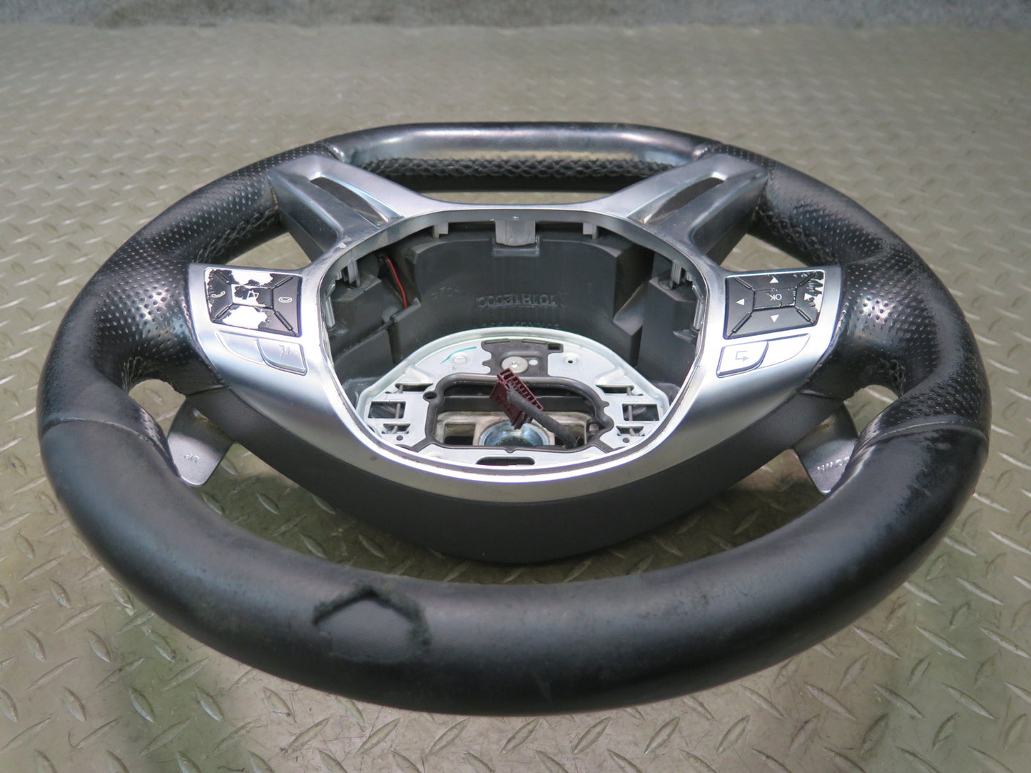 2012-2015 Mercedes X166 W166 ML63 AMG Leather Sport Steering w Paddles Damaged