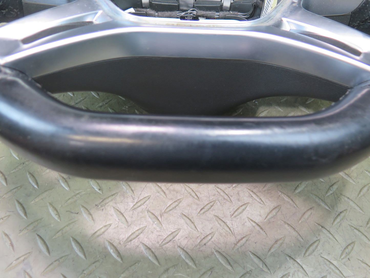 2012-2015 Mercedes X166 W166 ML63 AMG Leather Sport Steering w Paddles Damaged