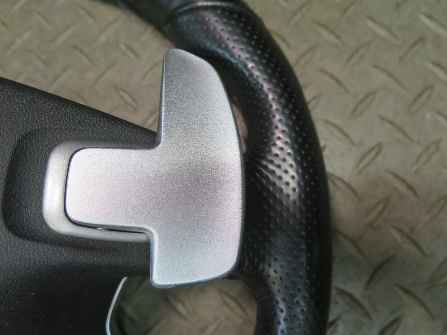 2012-2015 Mercedes X166 W166 ML63 AMG Leather Sport Steering w Paddles Damaged