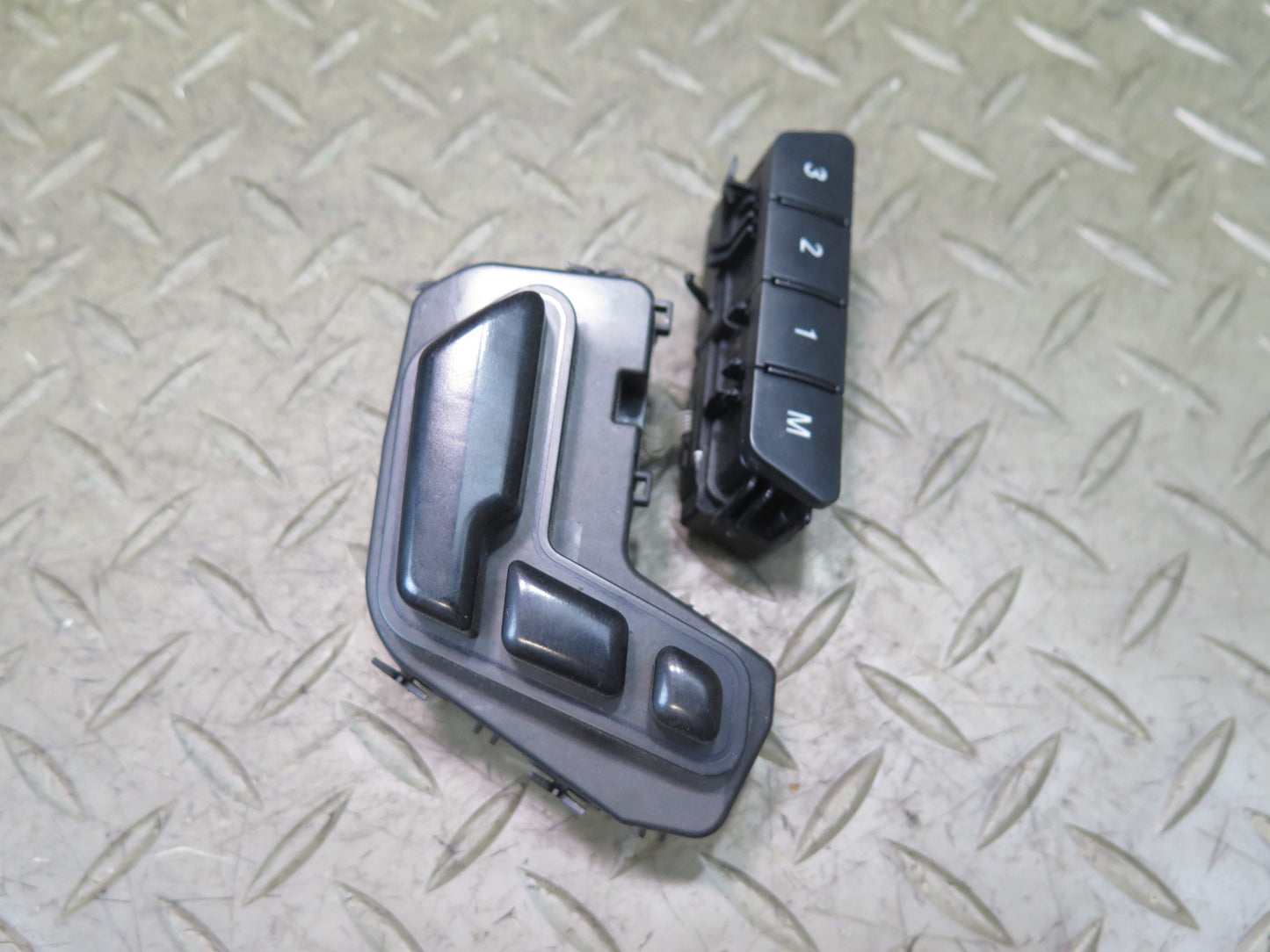 2012-2015 Mercedes X166 W166 ML Front Right Seat Adjust Memory Control Switch