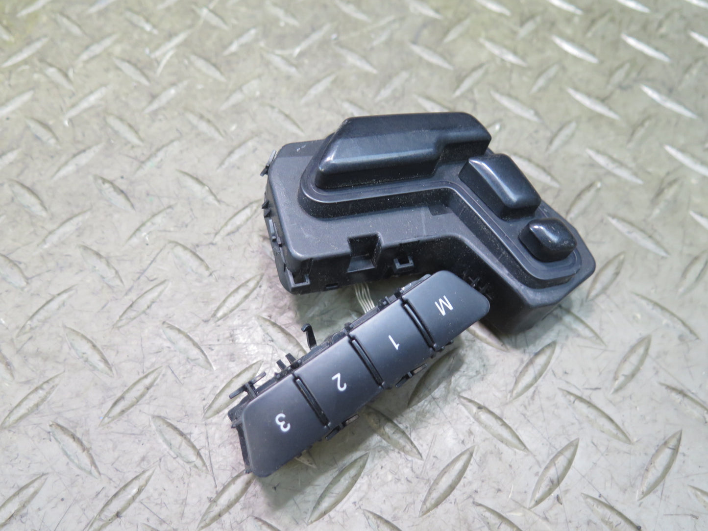 2012-2015 Mercedes X166 W166 ML Front Left Seat Adjust Memory Control Switch
