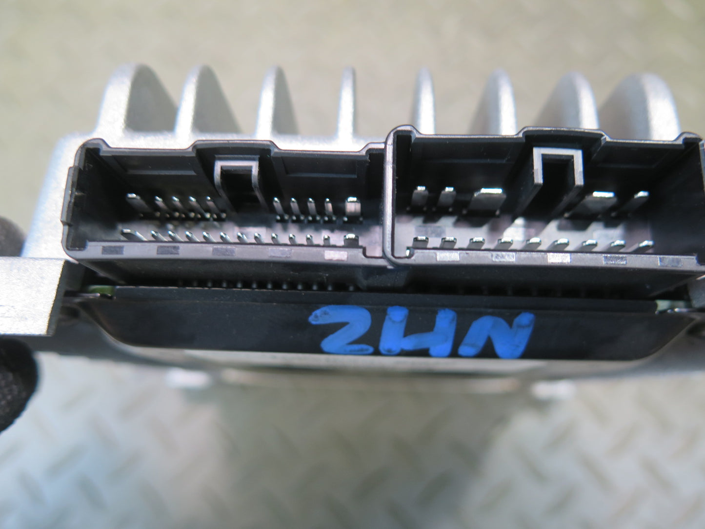 10-19 Nissan Z34 370Z Convertible Bose Audio System Amplifier 28061-1ET0A OEM