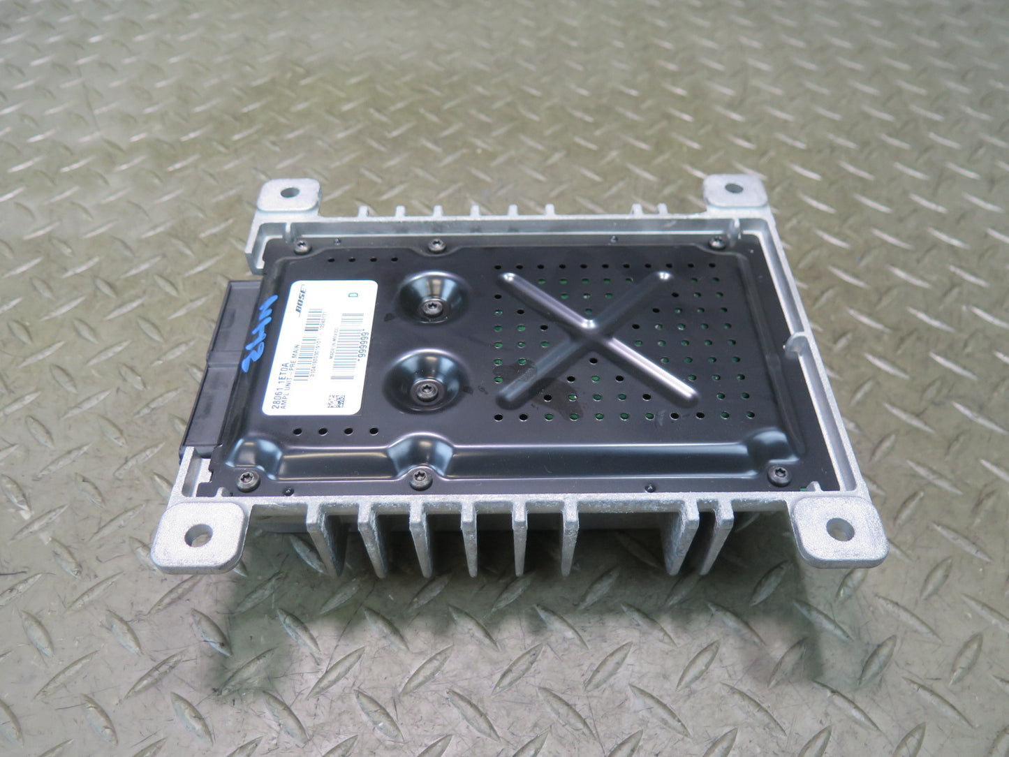 10-19 Nissan Z34 370Z Convertible Bose Audio System Amplifier 28061-1ET0A OEM