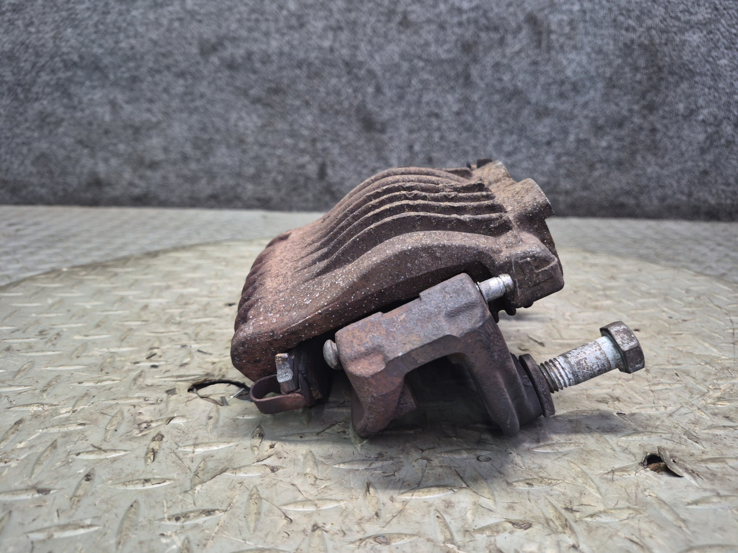 89-96 Chevrolet Corvette C4 Set of 2 Front Left & Right Brake Caliper 81K OEM