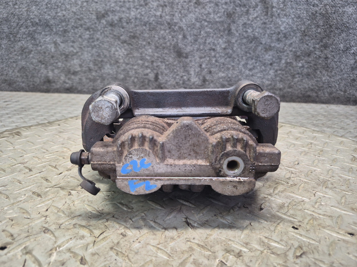 89-96 Chevrolet Corvette C4 Set of 2 Front Left & Right Brake Caliper 81K OEM
