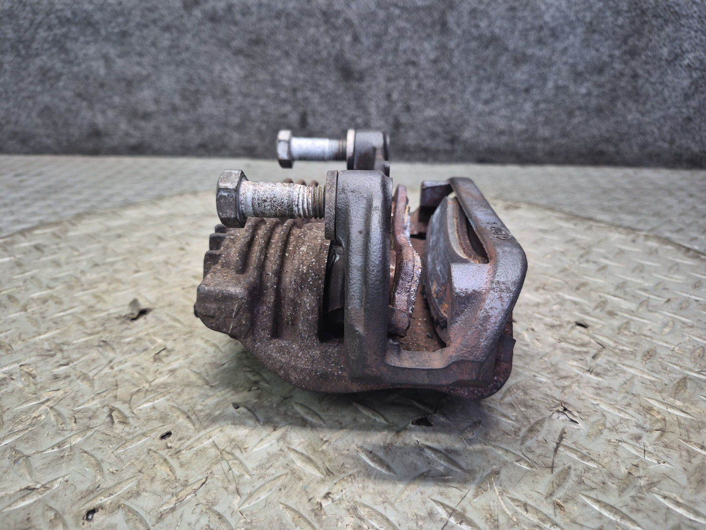 89-96 Chevrolet Corvette C4 Set of 2 Front Left & Right Brake Caliper 81K OEM