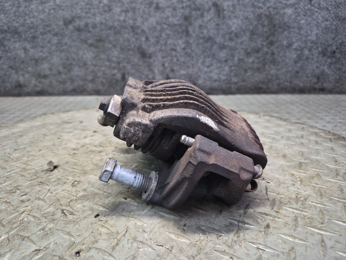 89-96 Chevrolet Corvette C4 Set of 2 Front Left & Right Brake Caliper 81K OEM
