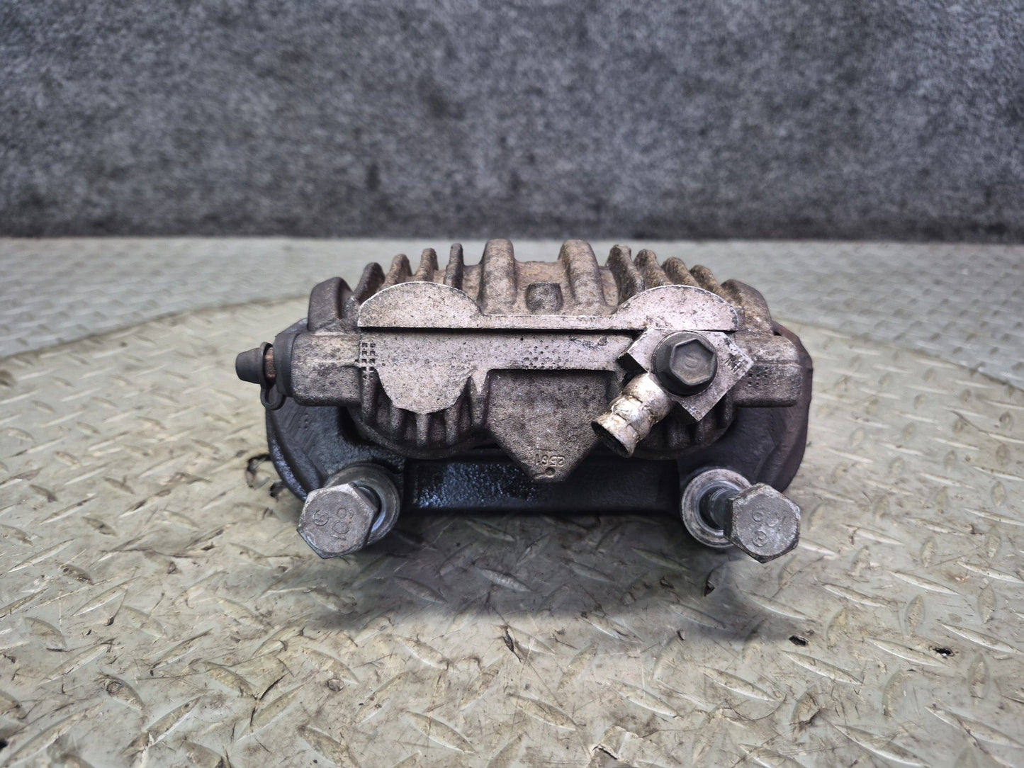 89-96 Chevrolet Corvette C4 Set of 2 Front Left & Right Brake Caliper 81K OEM
