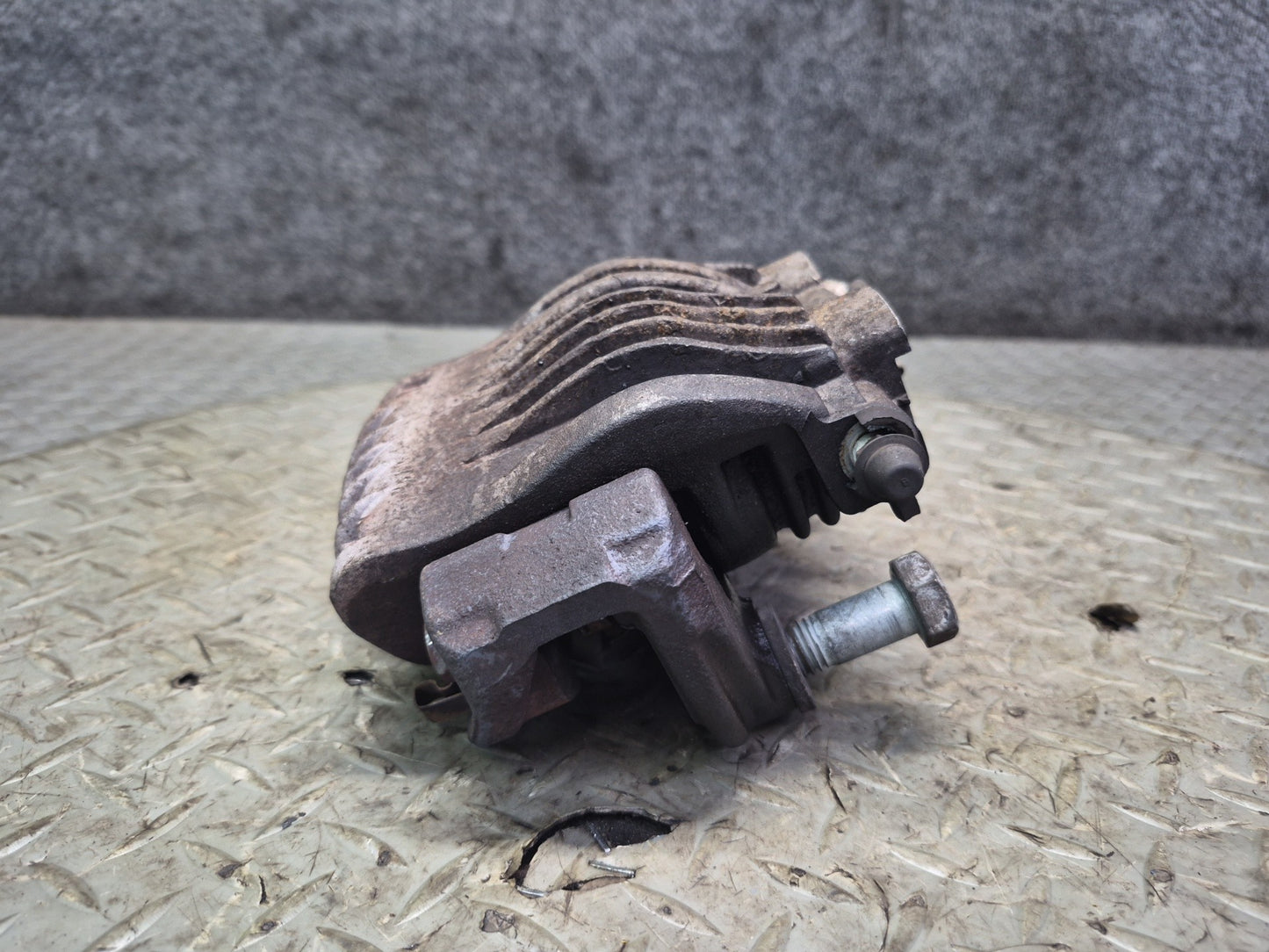 89-96 Chevrolet Corvette C4 Set of 2 Front Left & Right Brake Caliper 81K OEM