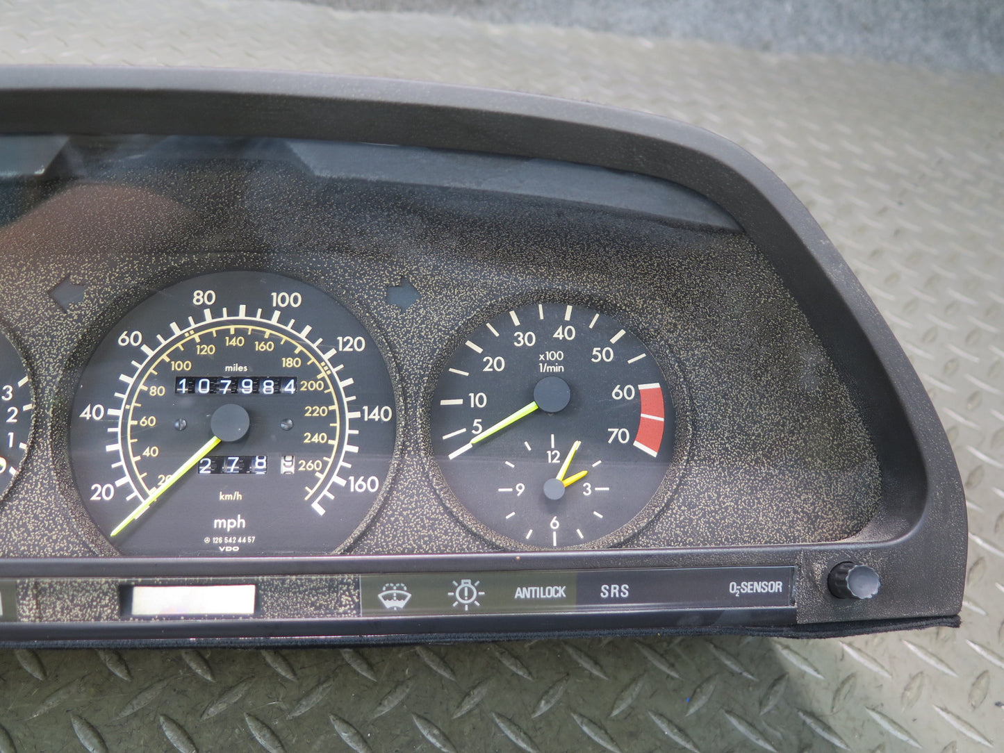 86-88 Mercedes W126 560SEL Instrument Cluster Gauge Speedometer Damaged