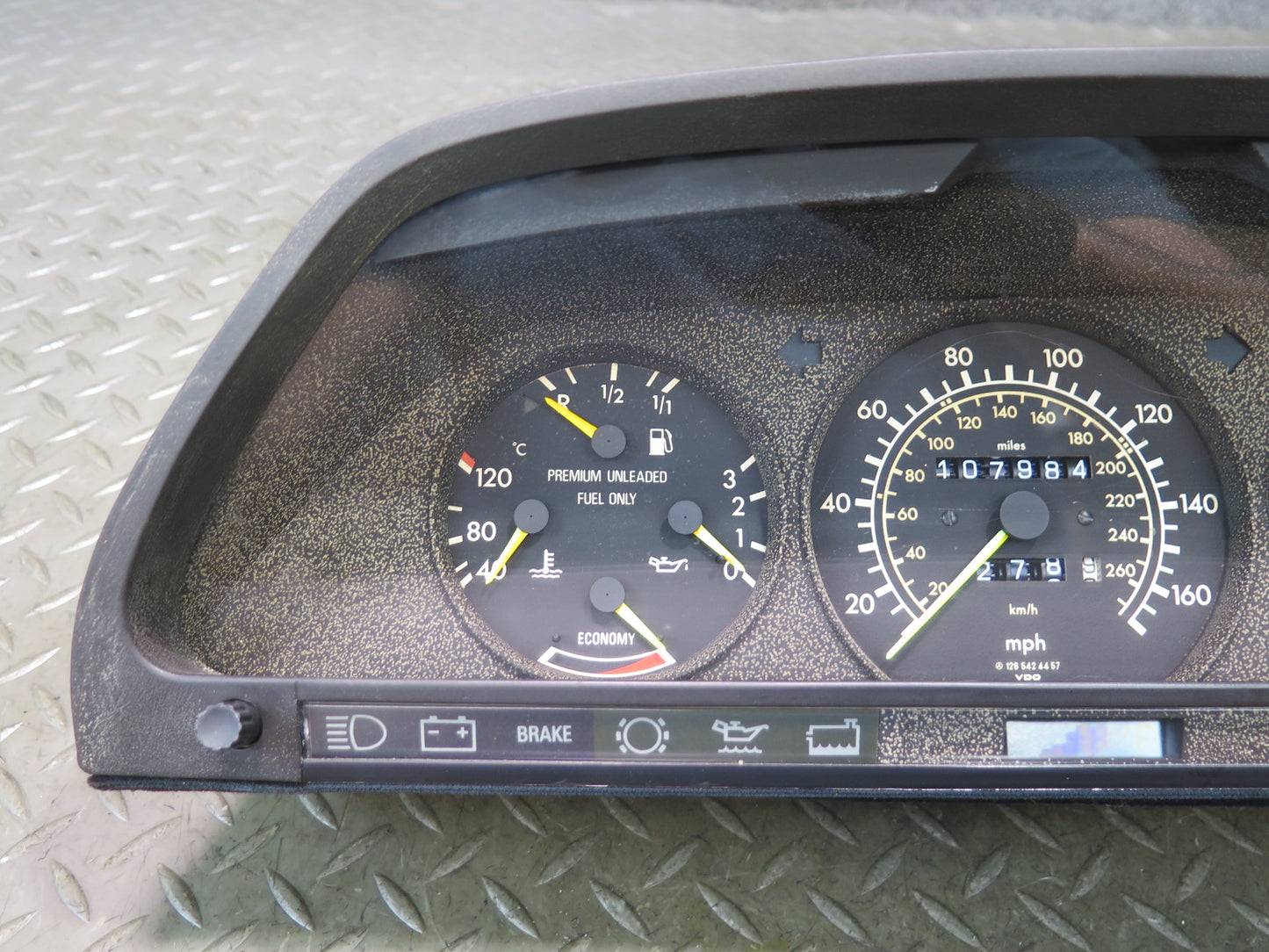 86-88 Mercedes W126 560SEL Instrument Cluster Gauge Speedometer Damaged