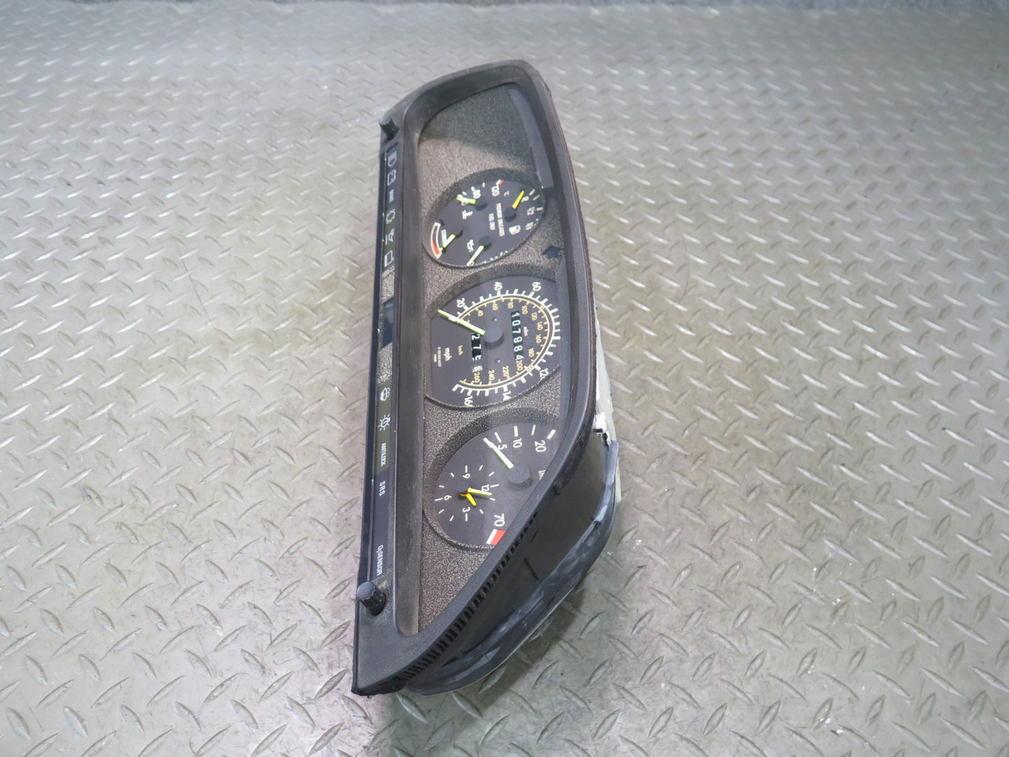86-88 Mercedes W126 560SEL Instrument Cluster Gauge Speedometer Damaged