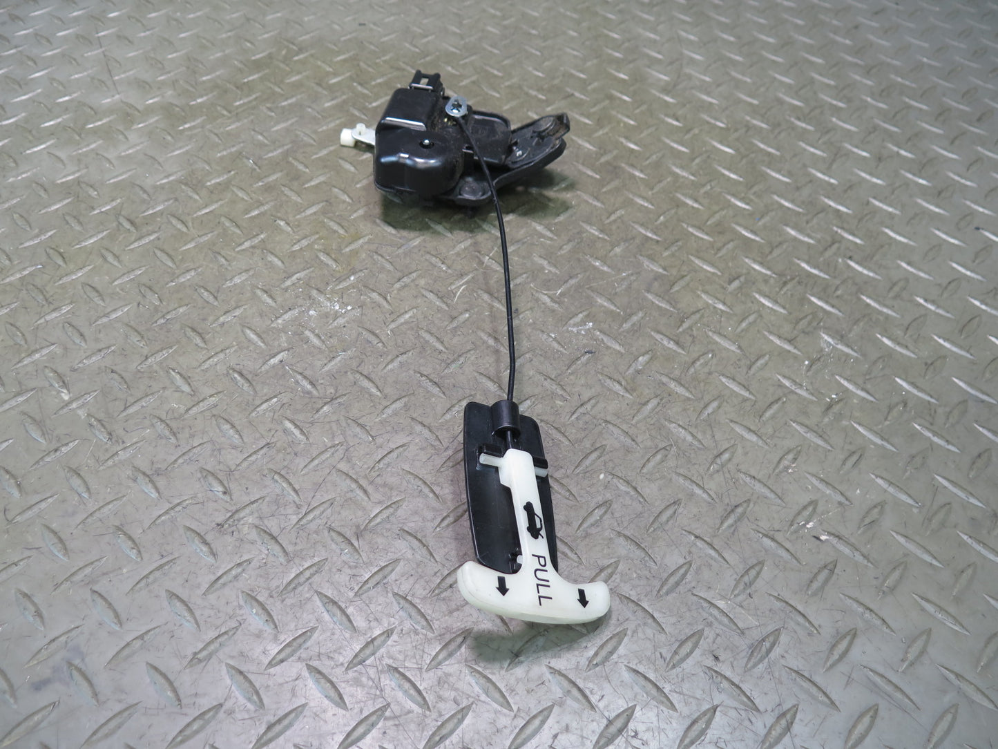 10-20 Nissan 370Z Z34 Rear Trunk Lid Lock Latch Actuator w Pull Handle OEM