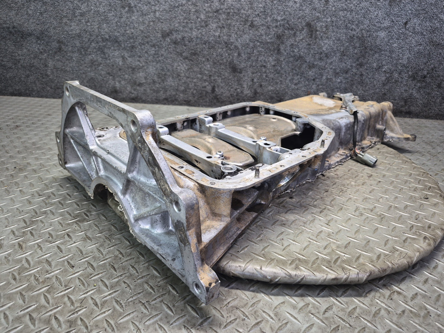 1996-1997 Lexus FZJ80L LX450 4.5L Engine Motor Upper Oil Pan Sump