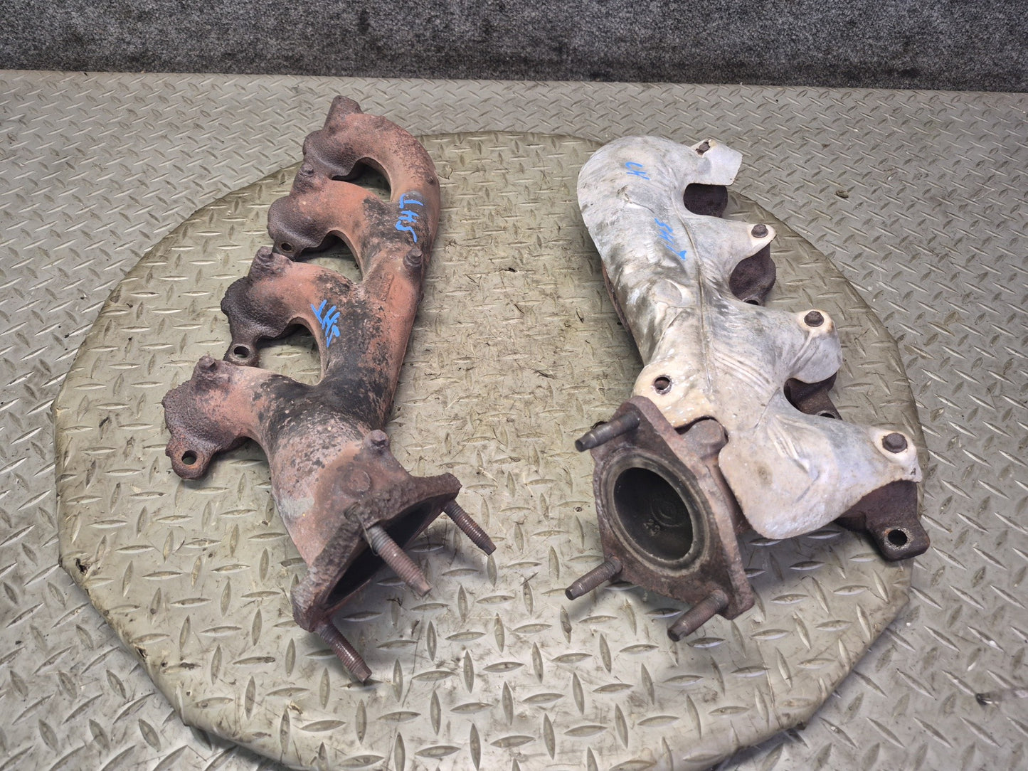 2003-2007 Hummer H2 6.0L Left & Right Exhaust Manifold Set of 2