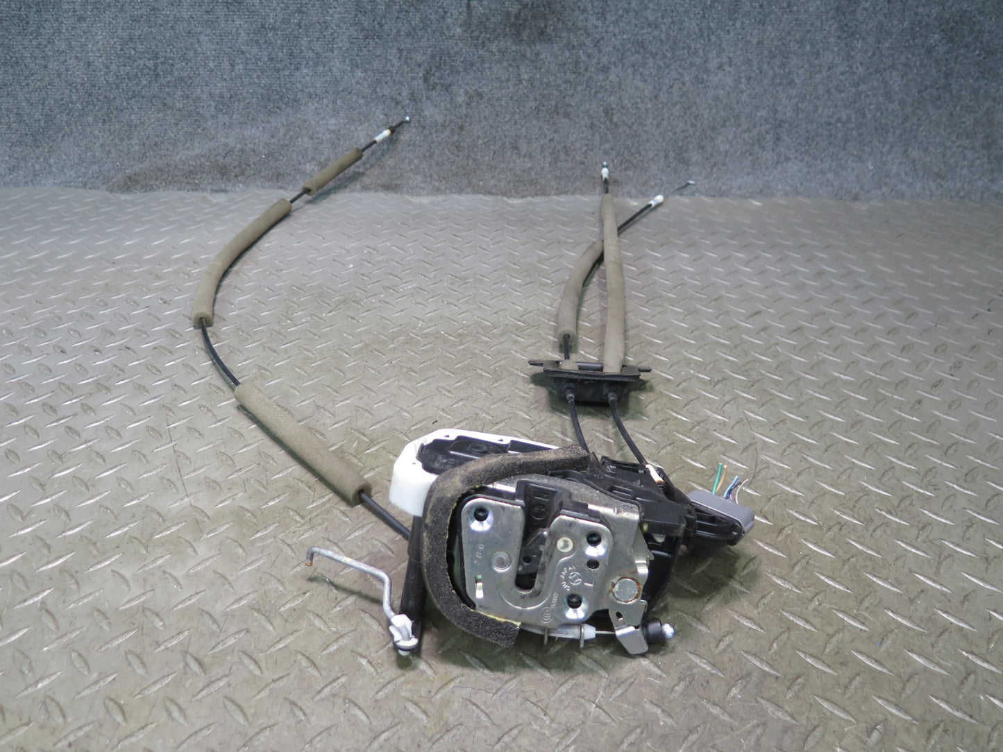 09-20 Nissan 370Z Z34 Front Left Driver Door Lock Latch Actuator OEM