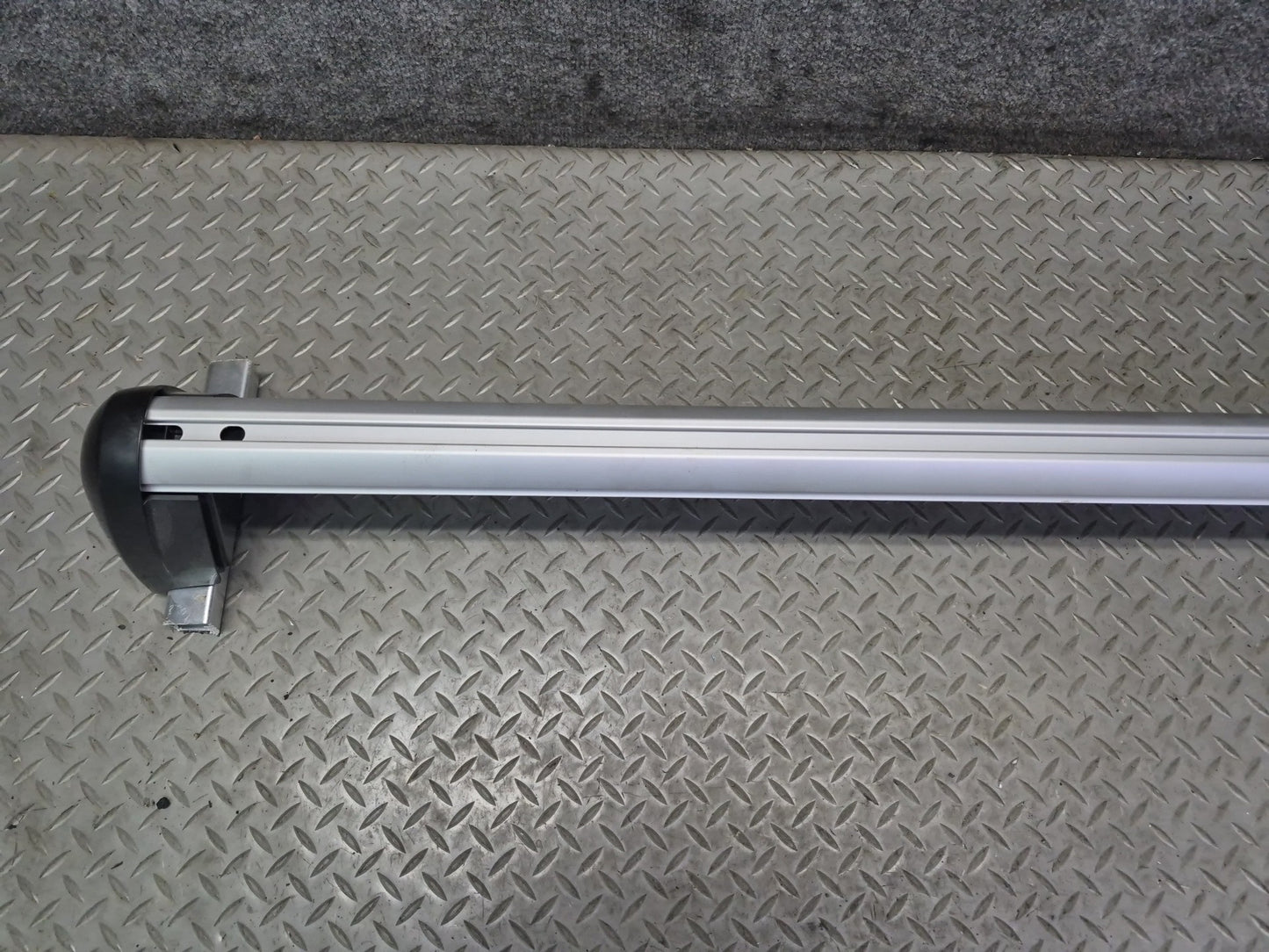 07-15 Audi 4L Q7 Set of 2 Roof Rack Cross Bar 4L0071151A Without Keys OEM