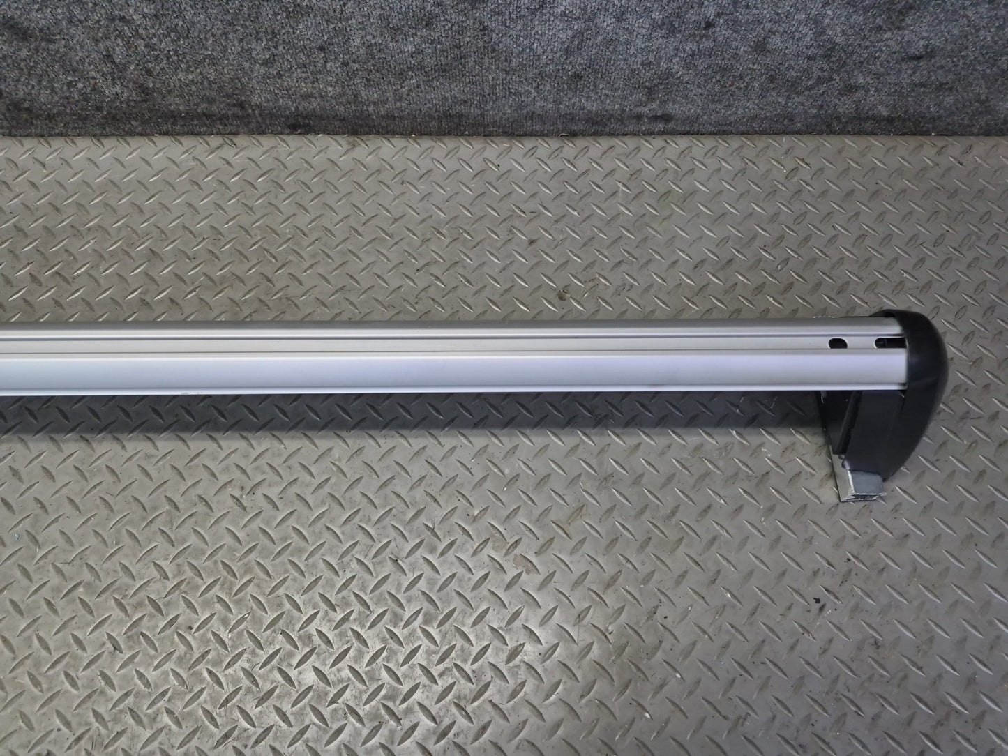 07-15 Audi 4L Q7 Set of 2 Roof Rack Cross Bar 4L0071151A Without Keys OEM