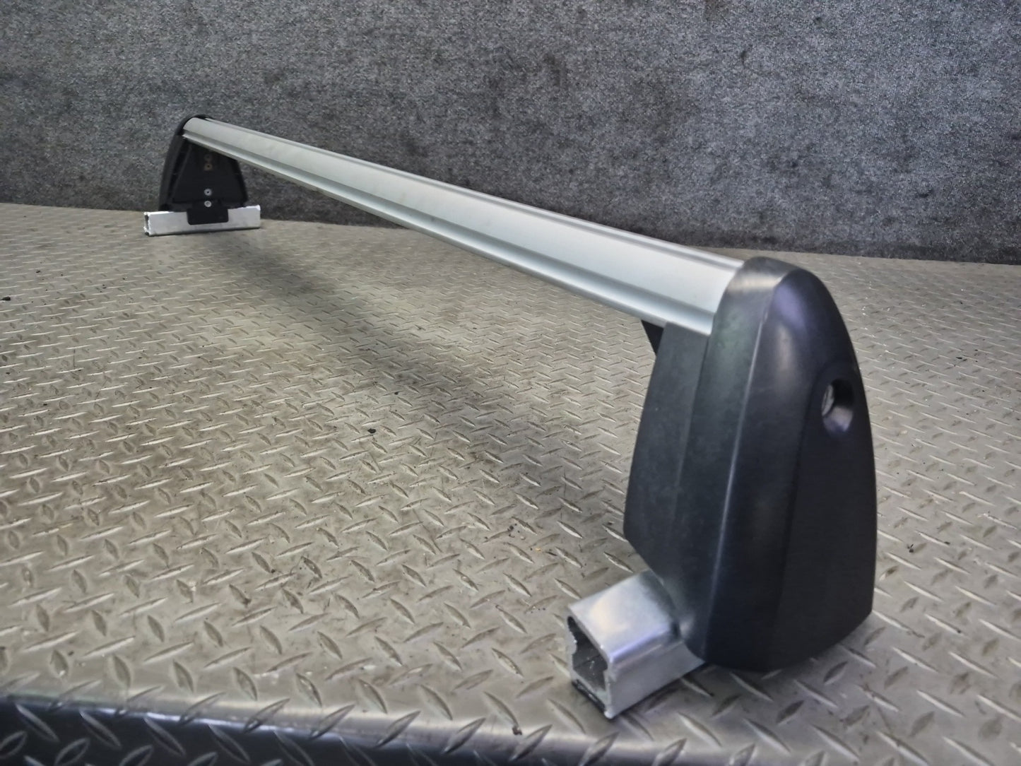 07-15 Audi 4L Q7 Set of 2 Roof Rack Cross Bar 4L0071151A Without Keys OEM