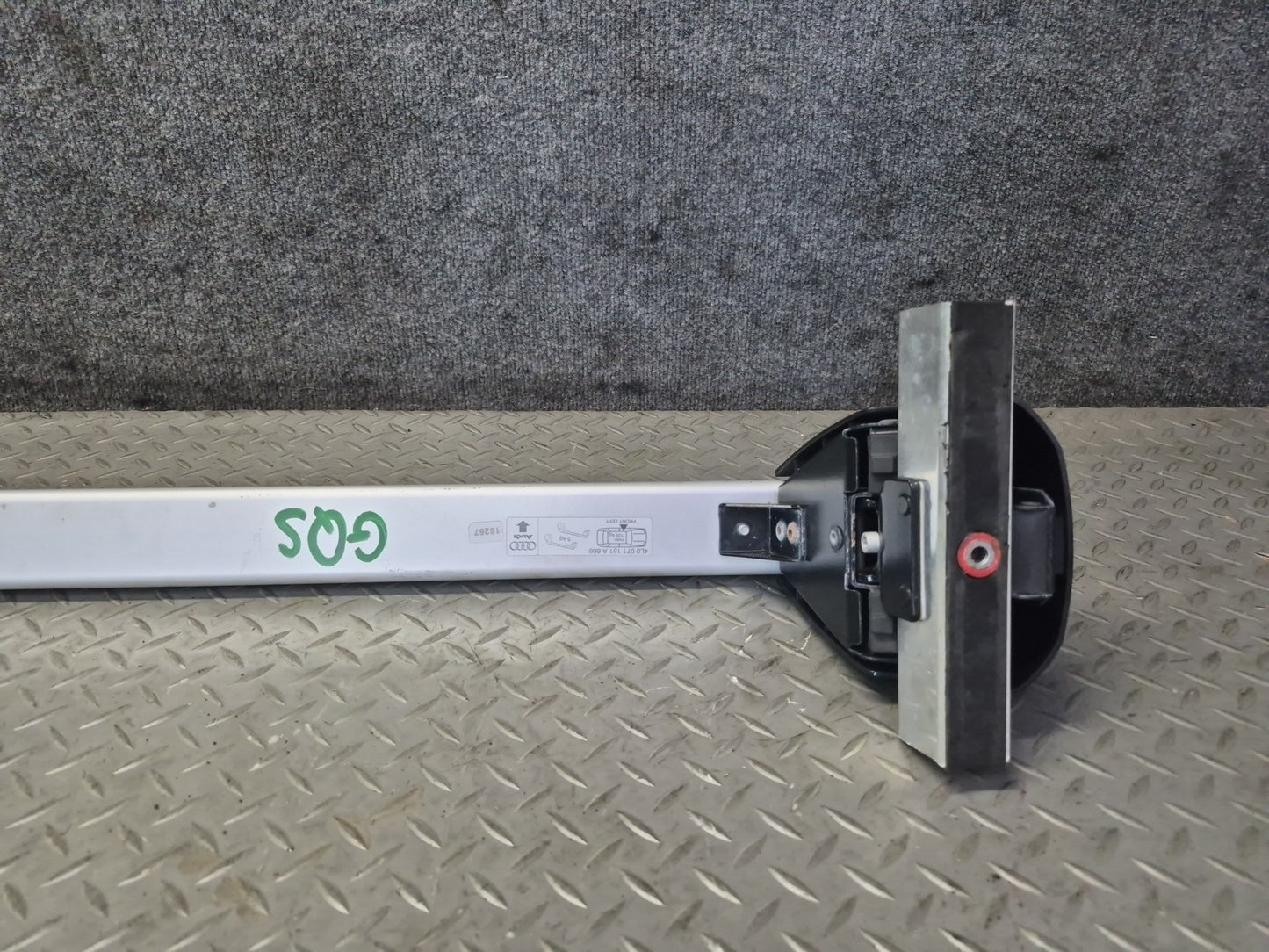 07-15 Audi 4L Q7 Set of 2 Roof Rack Cross Bar 4L0071151A Without Keys OEM