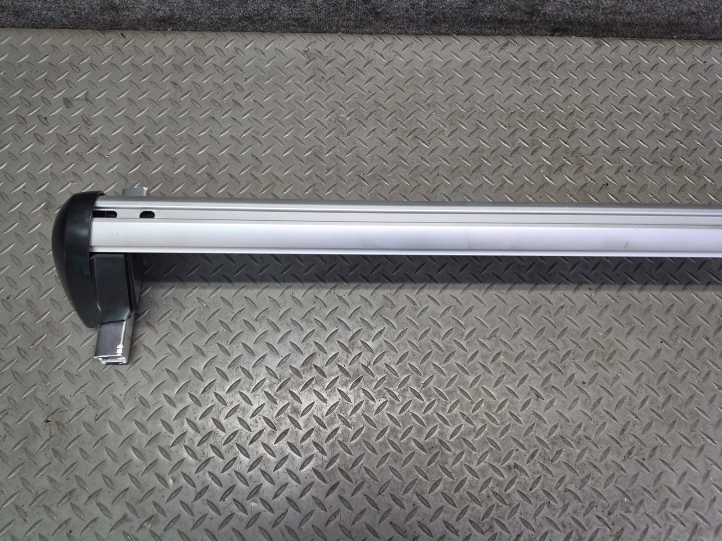 07-15 Audi 4L Q7 Set of 2 Roof Rack Cross Bar 4L0071151A Without Keys OEM