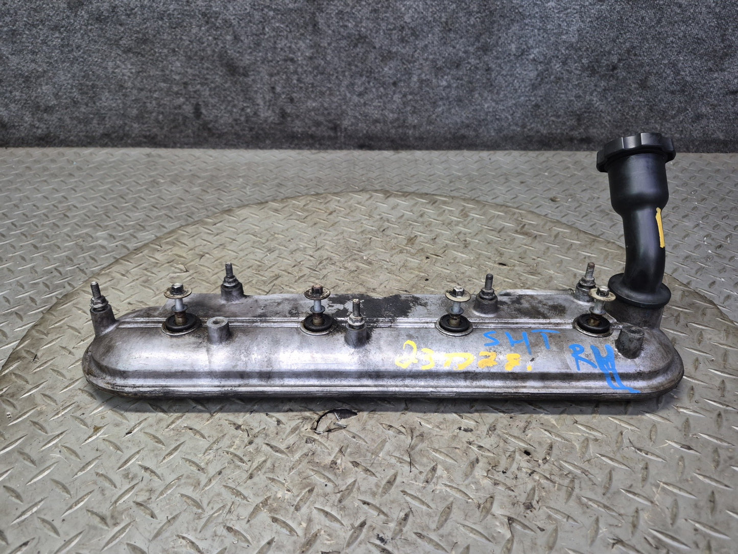 2003-2007 Hummer H2 6.0L Engine Left & Right Cylinder Head Valve Cover Set of 2