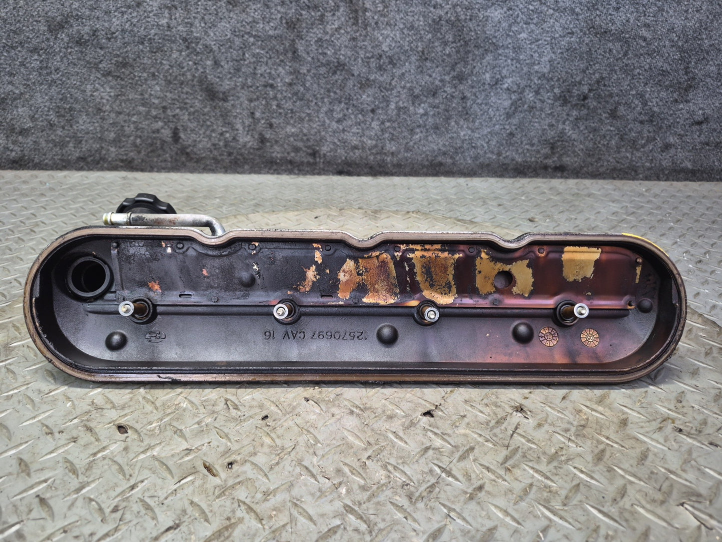 2003-2007 Hummer H2 6.0L Engine Left & Right Cylinder Head Valve Cover Set of 2