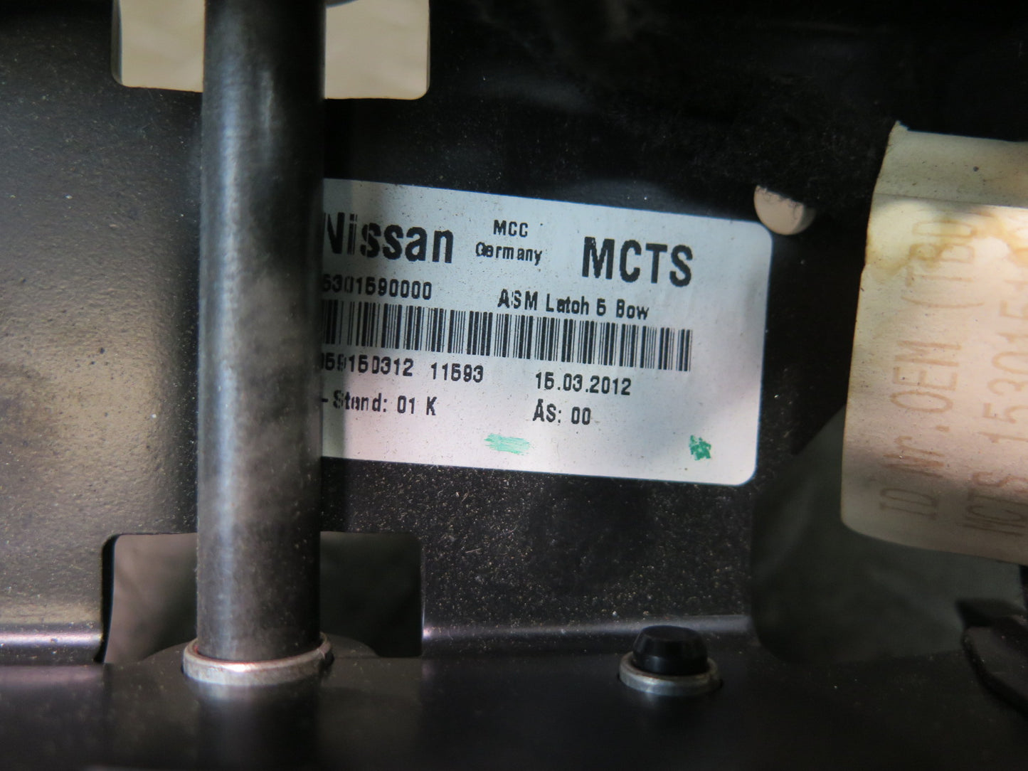 10-19 Nissan 370Z Z34 Convertible Rear TOP Latch OEM