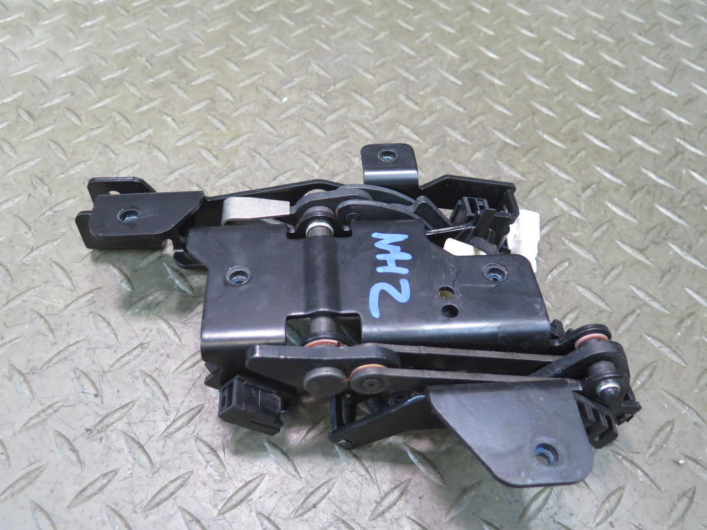 10-19 Nissan 370Z Z34 Convertible Rear TOP Latch OEM