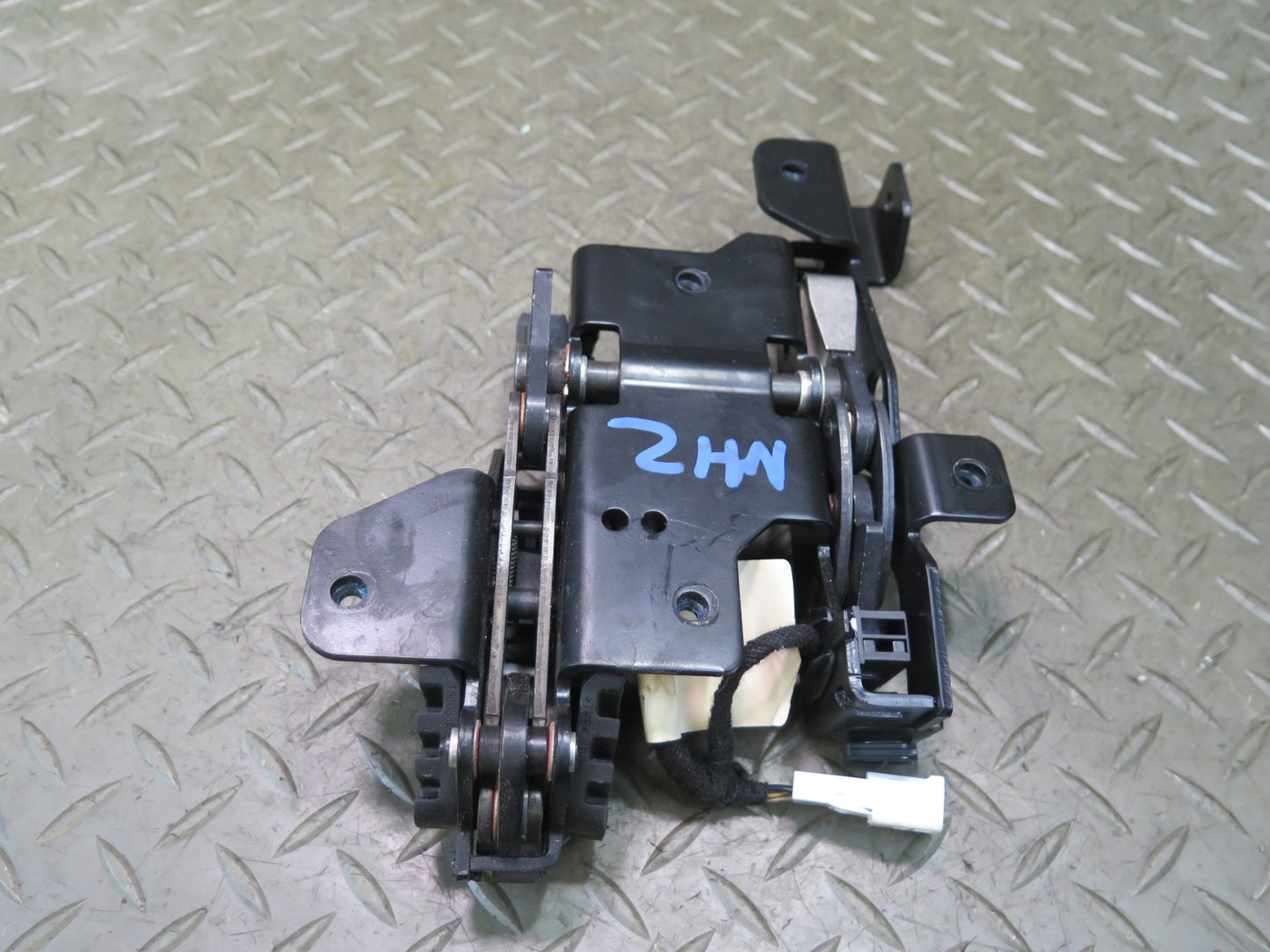10-19 Nissan 370Z Z34 Convertible Rear TOP Latch OEM