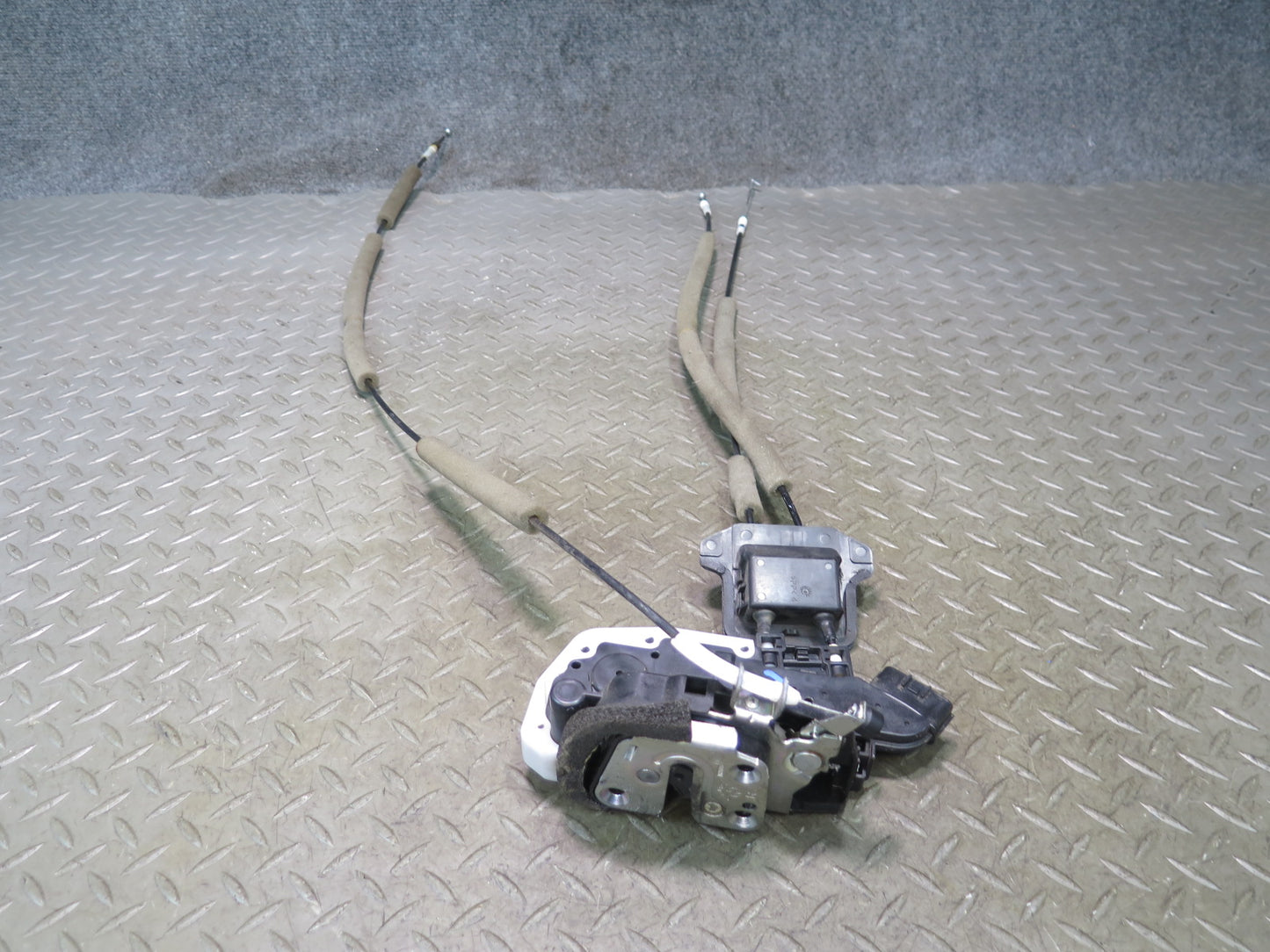 09-20 Nissan 370Z Z34 Front Right Passenger Door Lock Latch Actuator OEM