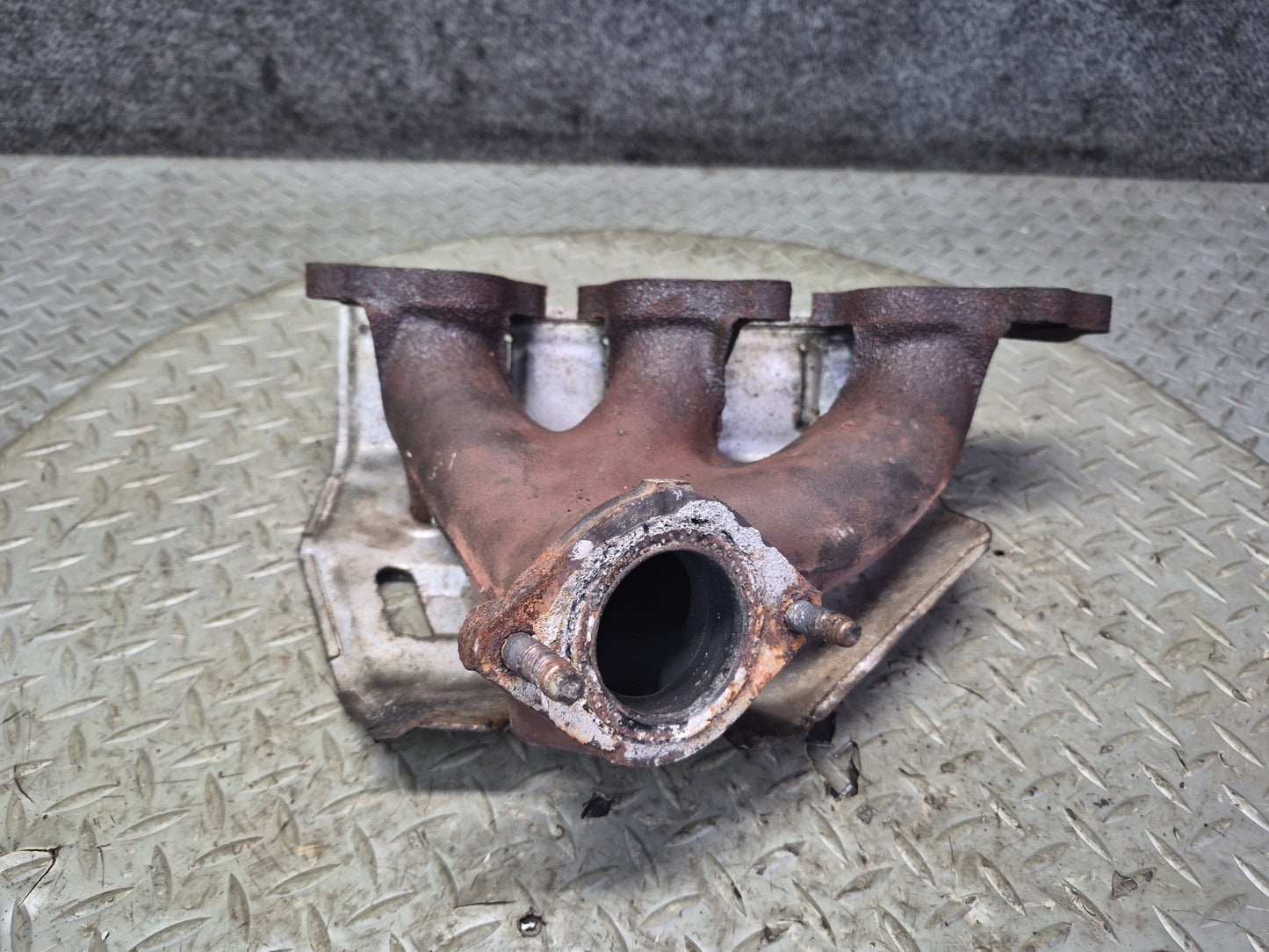 1996-1997 Lexus FZJ80L LX450 4.5L 1FZFE Exhaust Manifold w Heat Shield Set of 2